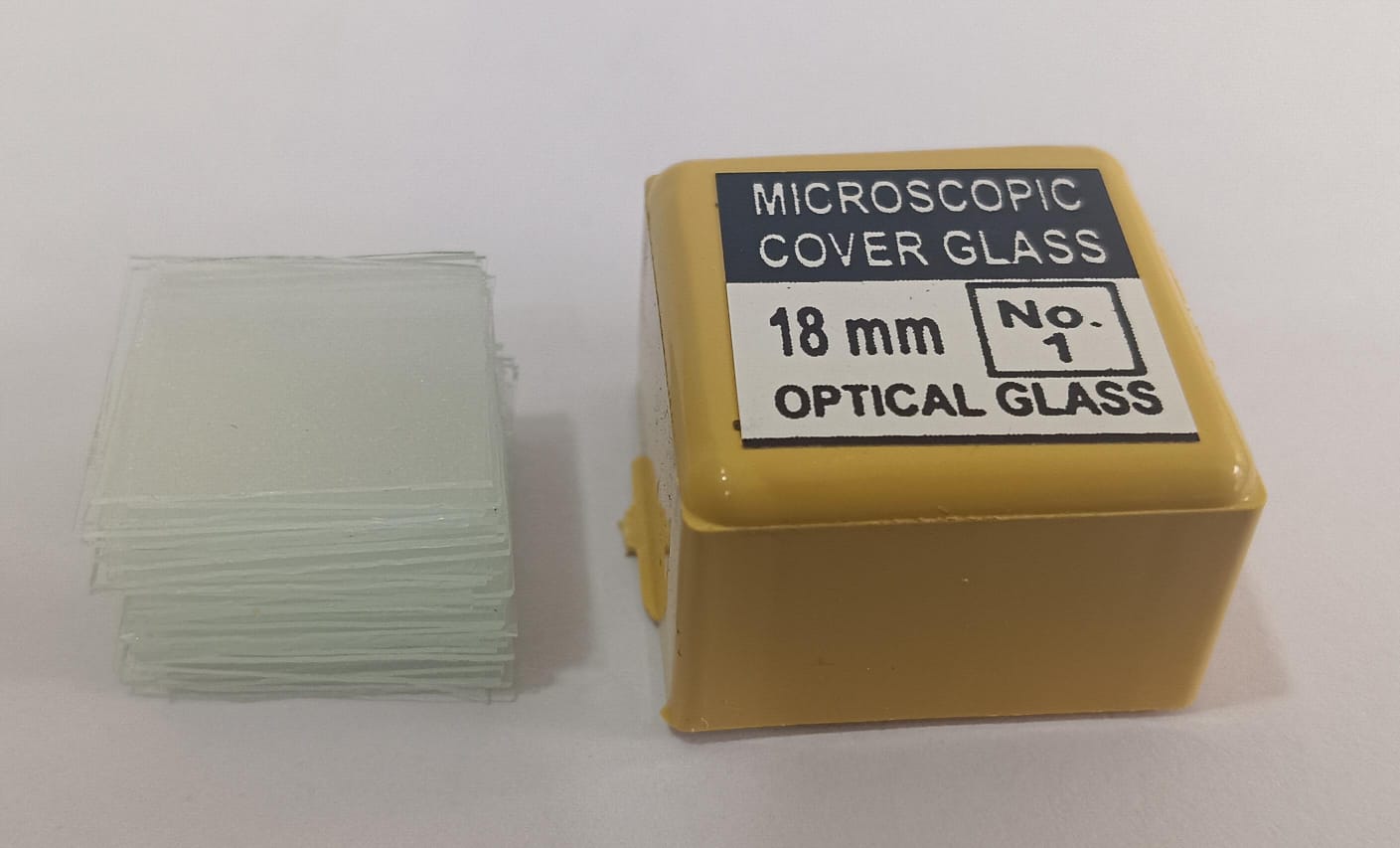 Coverslip Microscopic Cover Glass Size:18mm (20 pkts. in One Box)