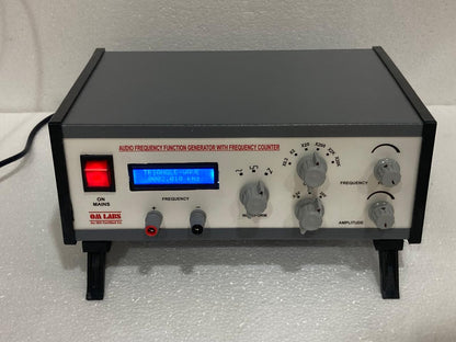 Audio frequency Oscillator/Function Generator with frequency counter 200 Khz(Digital)